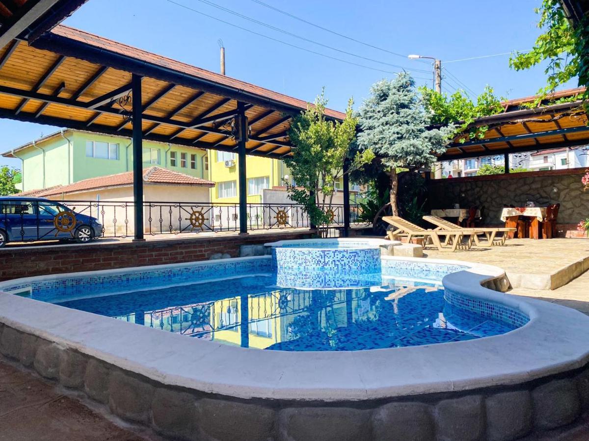 Hotel Хотел М1 Primorsko Esterno foto