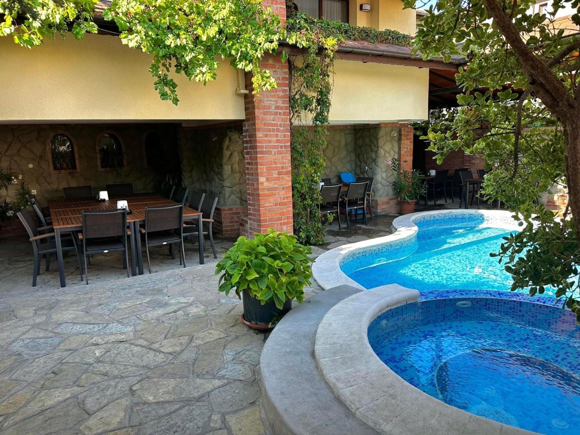 Hotel Хотел М1 Primorsko Esterno foto